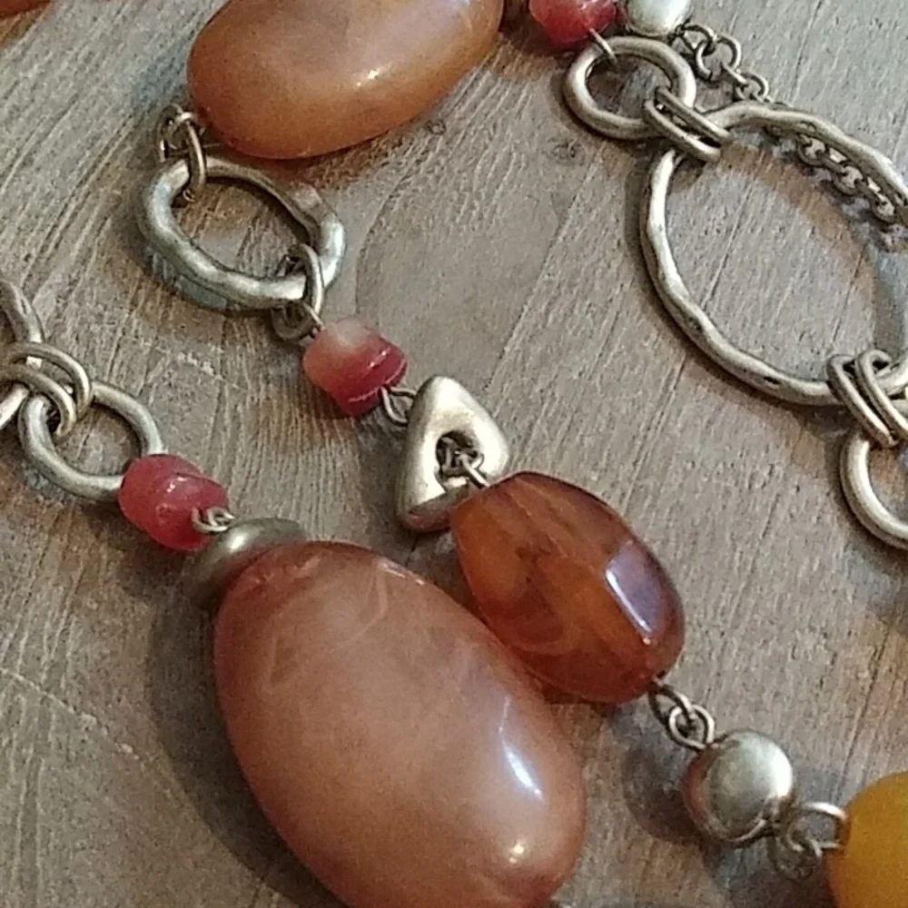 NWT Gold Tone Embellished Stament Beaded  Necklace